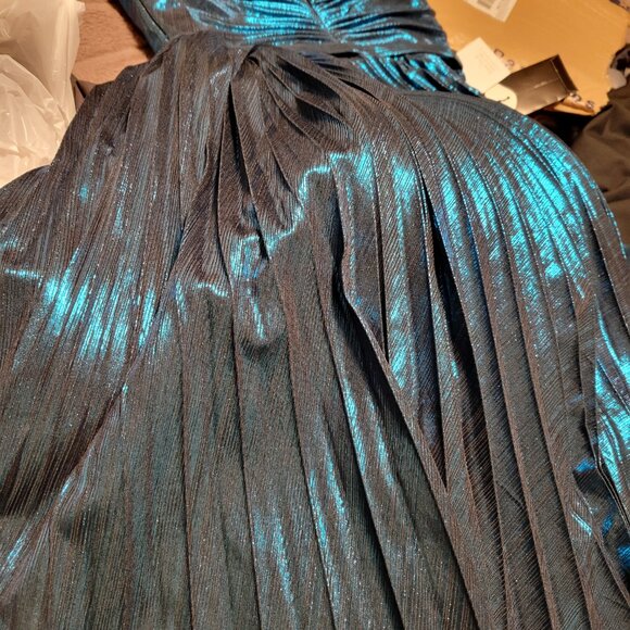 New with tags prom dress - Picture 4 of 4